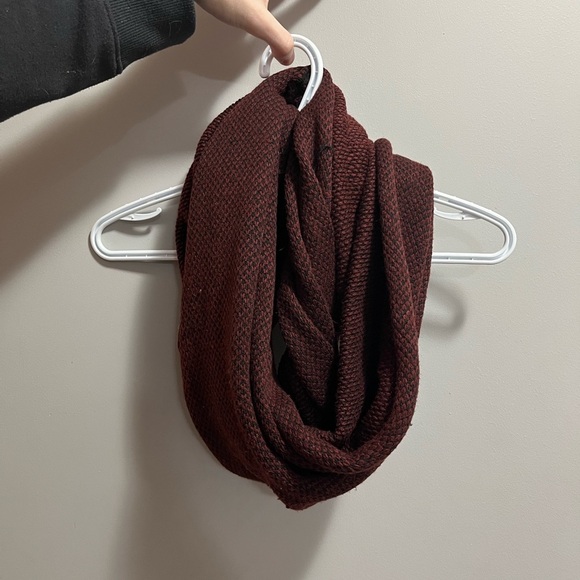 Burgundy Infinity Scarf with Soft Knit and Cozy Texture - Picture 1 of 1
